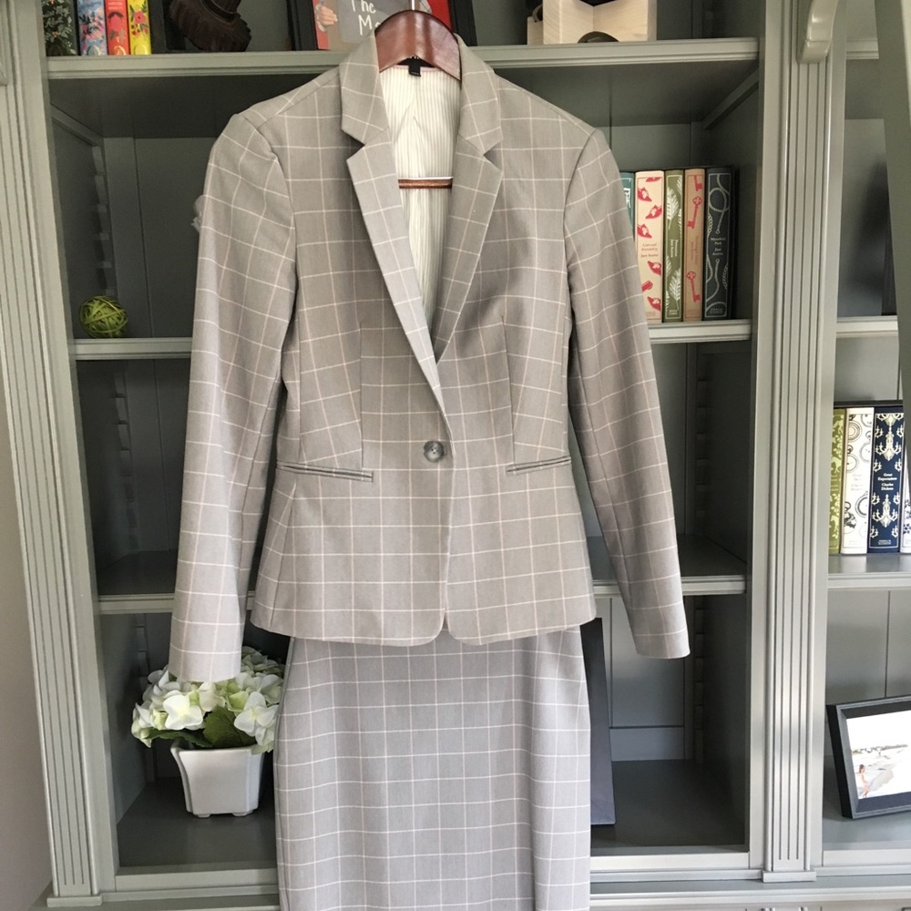 Beautiful Express Plaid Gray Pencil Skirt Suit